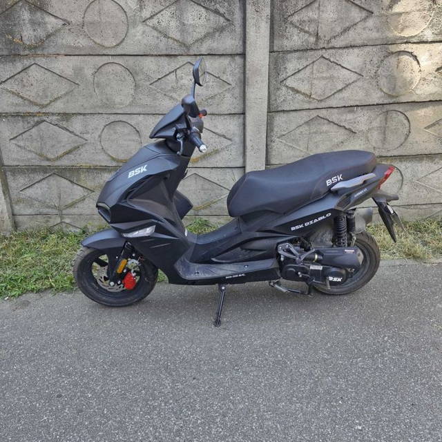 Liquid Money vinde - Scuter benzina, motor 49CC, model Diablo