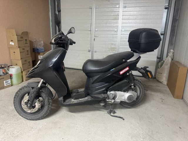 Scuter Piaggio Typhoon 4t
