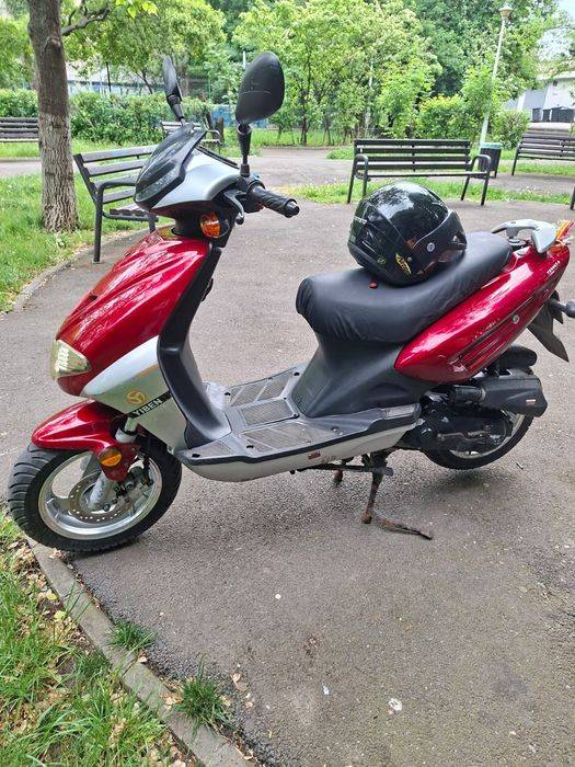 Vând scuter marca yiben