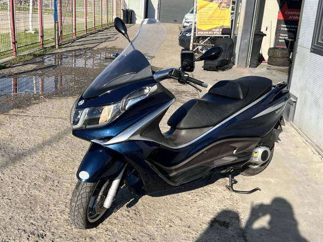Piaggio x10 125 cm scuter categoria B 1 proprietar