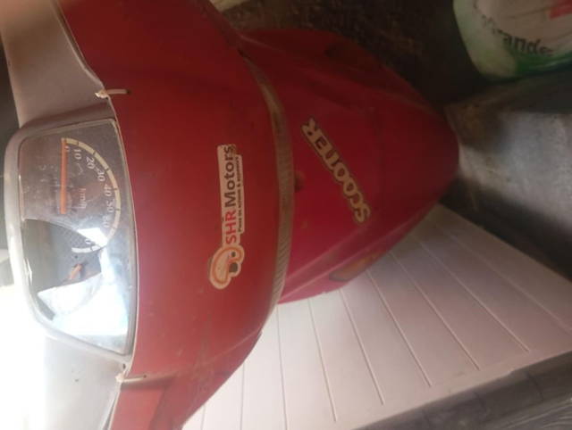 Vând scuter 49cc
