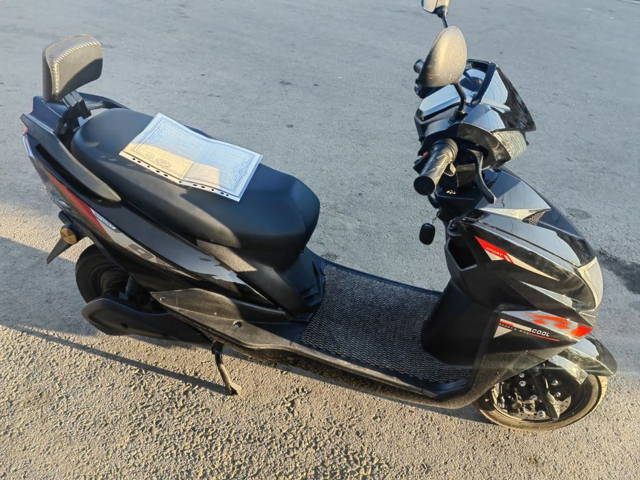 scuter electric cu carte