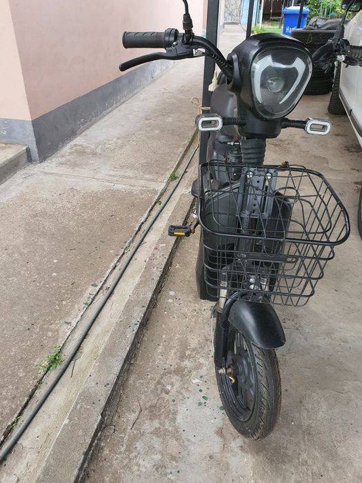 Scuter electric scuter