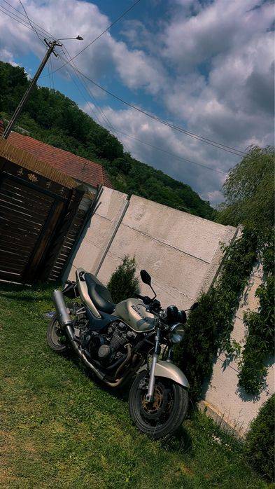 Vând sau schimb Kawasaki zr7