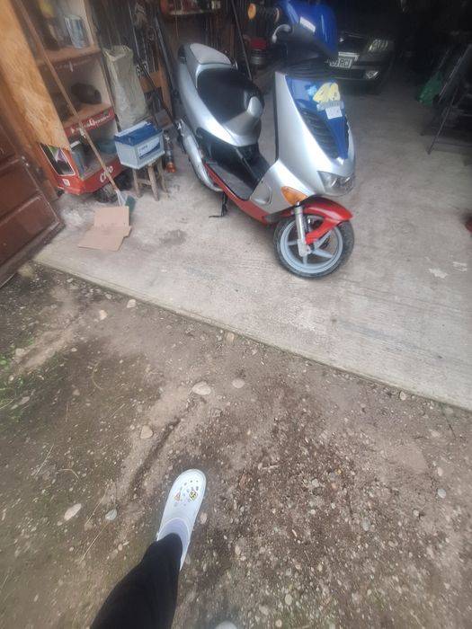 Vând Aprilia sr de 50 cm 3