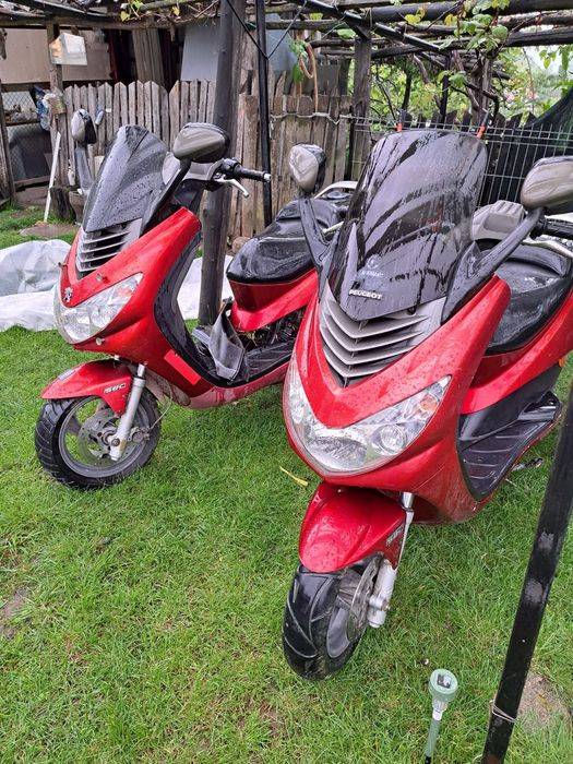 Vand 2 motoscutere Peugeot