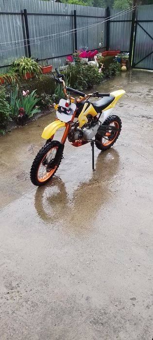 Vând cross de 125cc