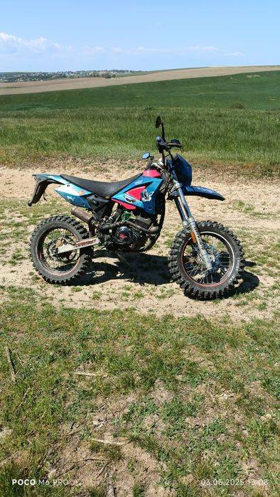 Vând cross 150cc