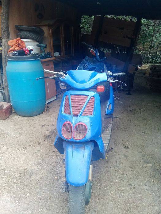 Vând scuter malaguti crosser