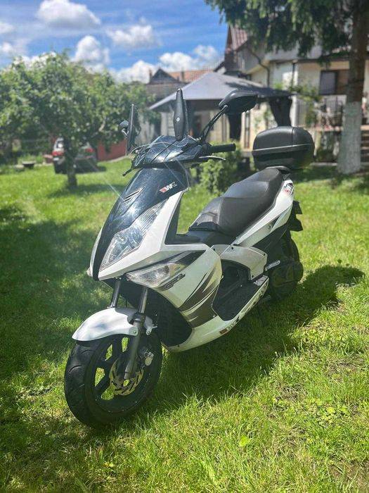 Vând scuter VK BIKES de 50cc