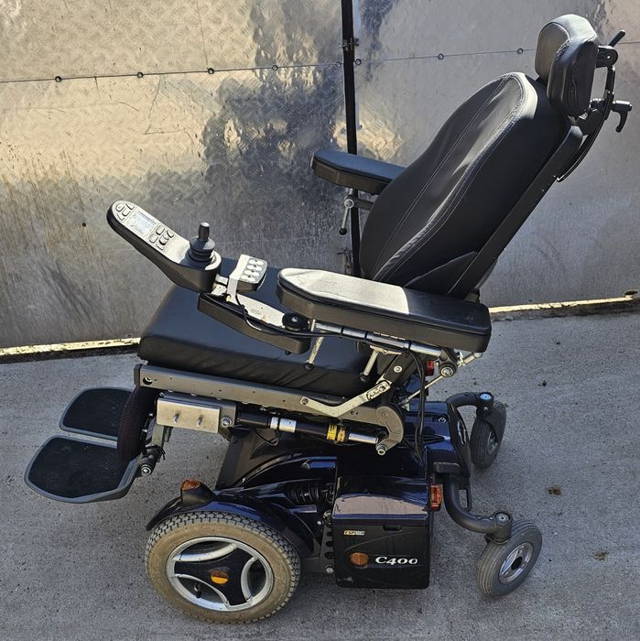 Scaun Scuter Cărucior electric cu Joystick PreMobil C400