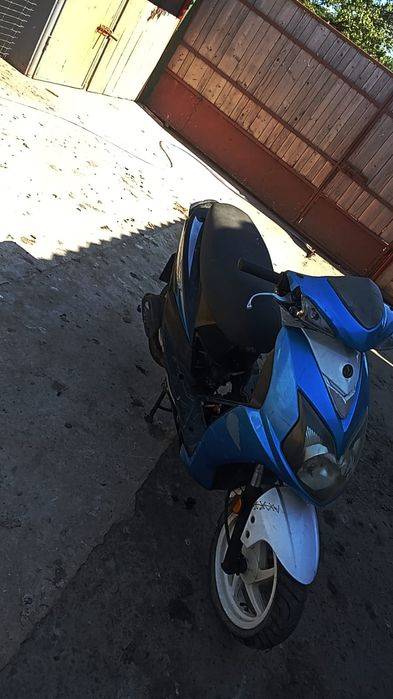 Vând scuter sym 125cc 4t