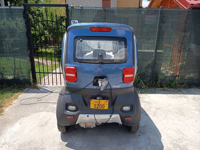Vând triciclu rdb pixel. Nu necesită permis de conducere