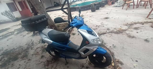 Scuter Peugeot 49 cm