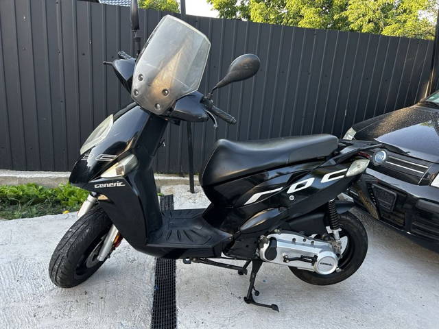 Scuter Generic ROC 50, 2013, 8700 km - 49cc