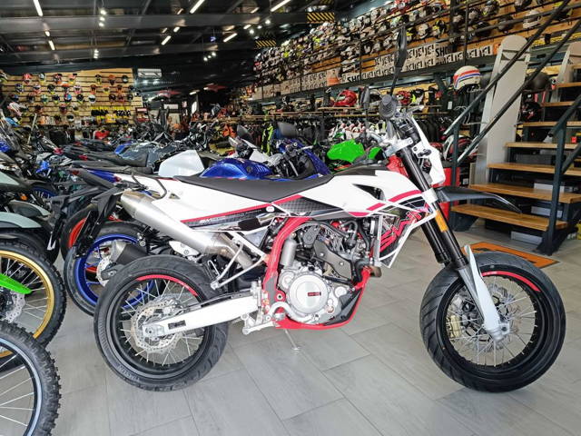 SWM SM 500 VAtm Edition Supermoto ABS -noua -livrare EST BIKE Campina