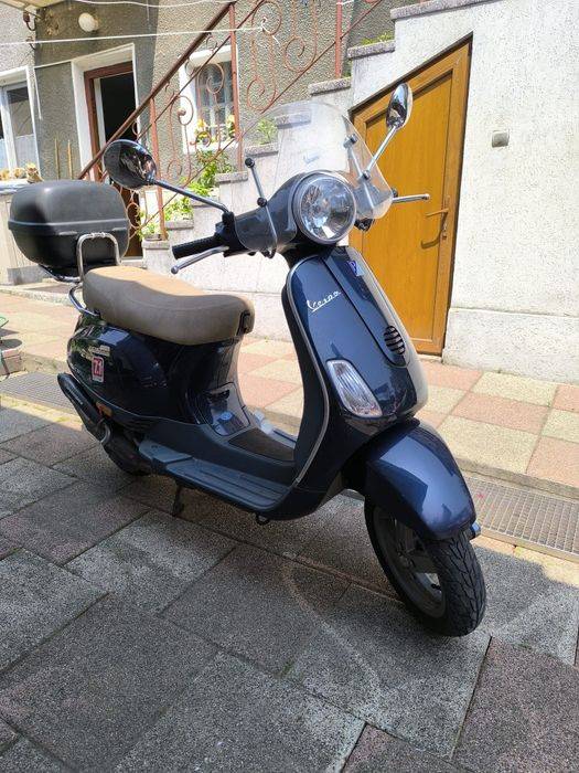 Scuter Vespa LX 50