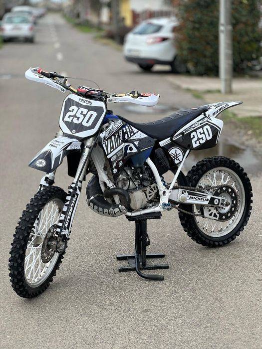 Vând Yamaha yz 250 2 timpi Power valve /Stare bună/1950€ neg!