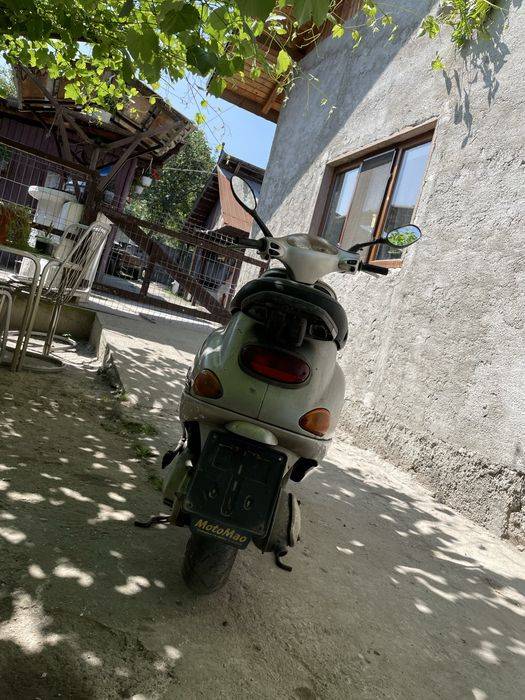 Vand Scuter Piaggio Vespa