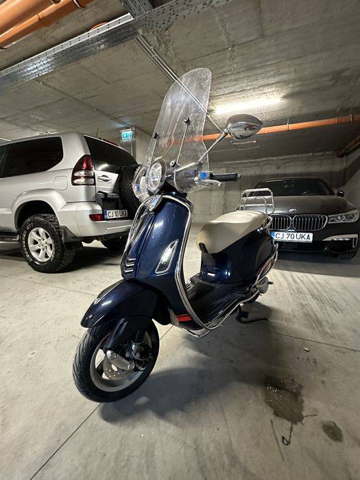 Vand vespa primavera 50/2015 recent adus stare impecabila fara permis