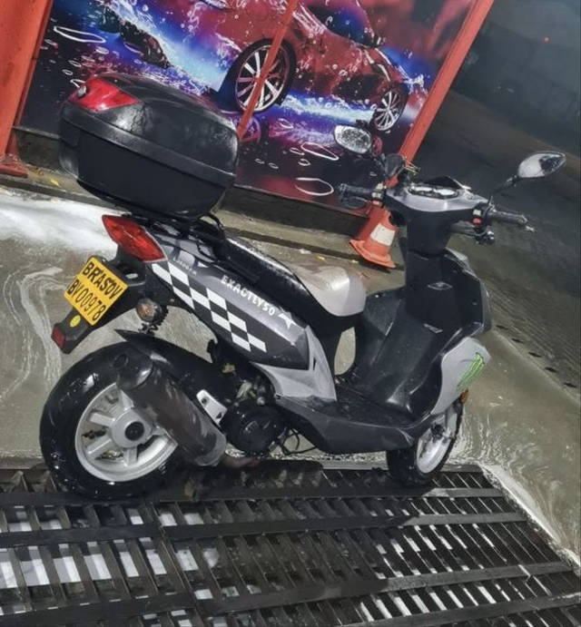 Scuter  49  cm3