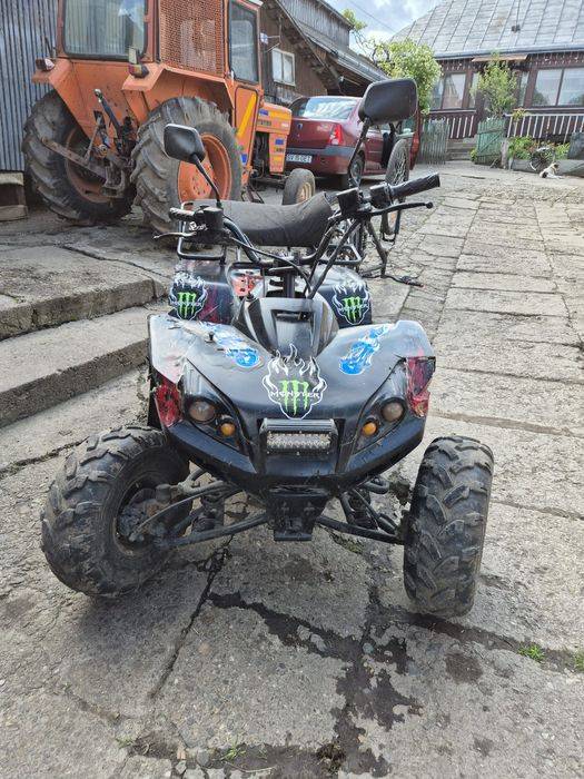 Vând atv. Vând bicicleta.