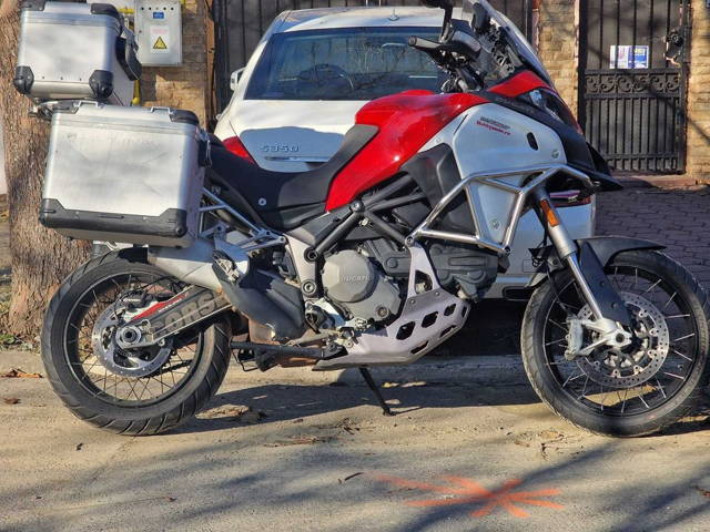 Ducati Multistrada 1200 Enduro din anul 2016,
