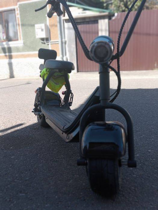 Vând scuter electric