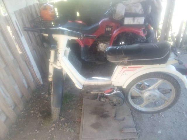 Vând sau schimb mopedă