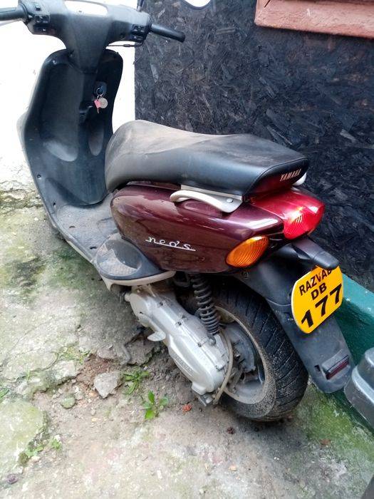 Vând scuter yamaha neos 100cm