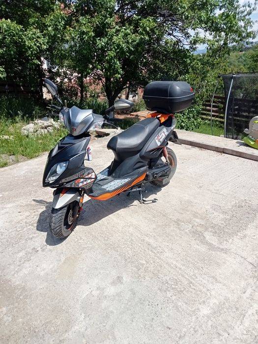 Scooter 49cc Explorer