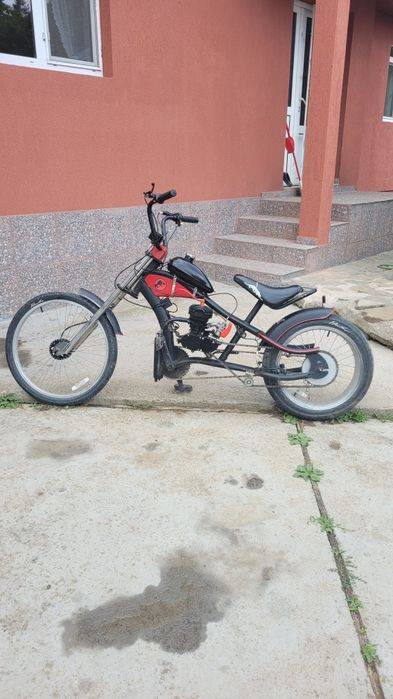 Bicicleta Chopper cu motor