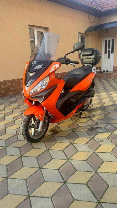 Scuter Malaguti Madison 3 250
