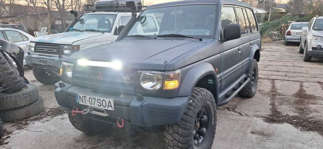 Mitsubishi Pajero 3000 V6 - Pregatit pentru Offroad si Overlanding
