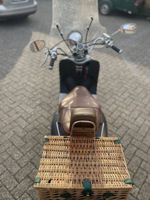 Vând scuter 50cc 4t