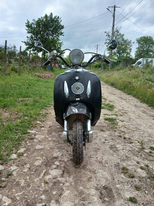 Vand scuter aprilia 80cc