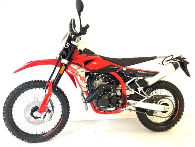 Motocicleta SWM 125R enduro