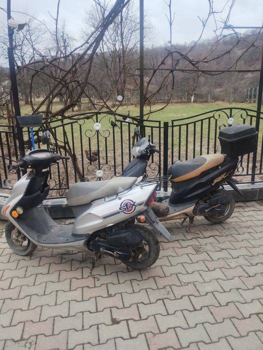 Vand 3 scutere(scuter) honda sfx 50 si hsun 150