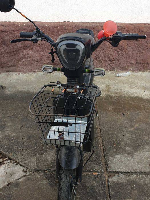 De vânzare scuter electric 25km/h