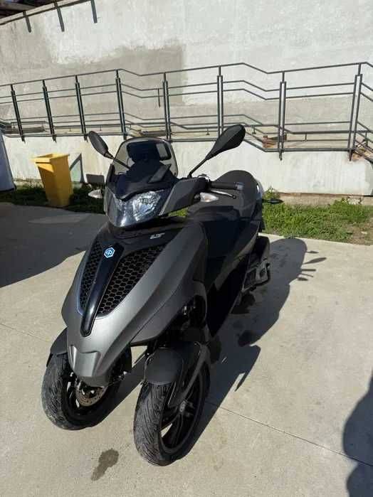 Piaggio MP3 300 LT - 2016- 16.000 km Accesorii & Piese revizie Incluse
