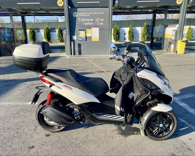 Piaggio MP3 300 HPE Sport - L5e categoria B