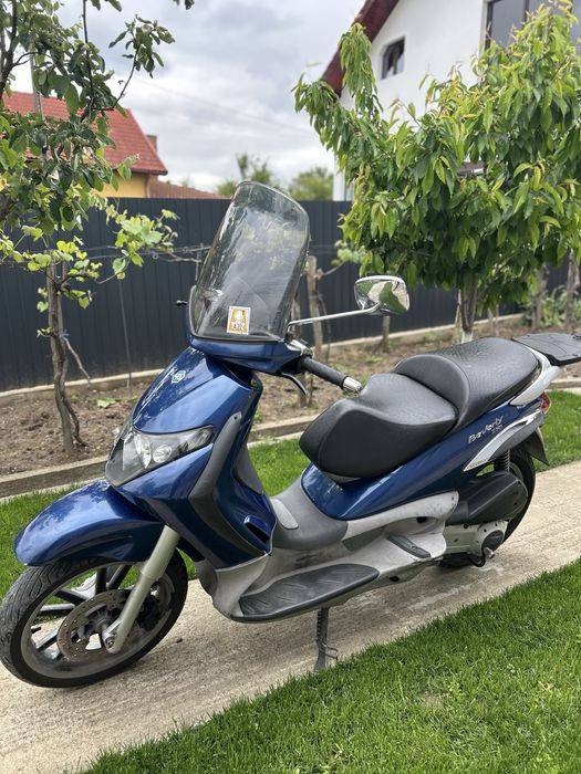 VÂND Piaggio Bevery 250