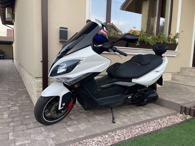 Scuter Kymko Xciting 500 R