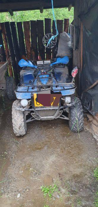 Vând atv linhai de 300