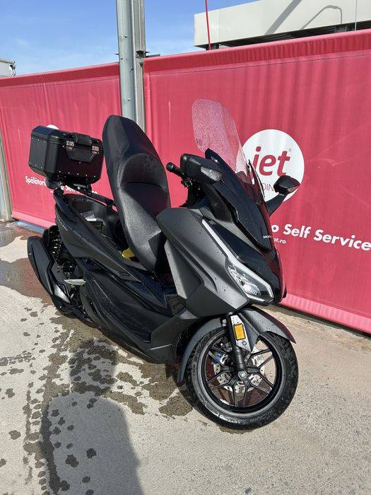 Vand Honda Forza 350