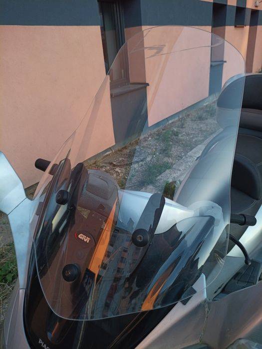 Piaggio X9 evo - parbriz GIVI