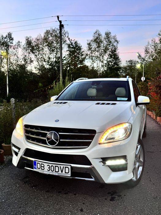 Mercedes ML 350 “Edition 1” Pachet AMG/Interior Designo/Trapă