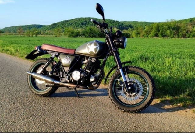 Motocicleta 250 cc  Suzuki Permis A2 nu Honda Cf moto Yamaha Kawasaki