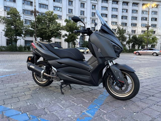 Yamaha x max 300 tech max