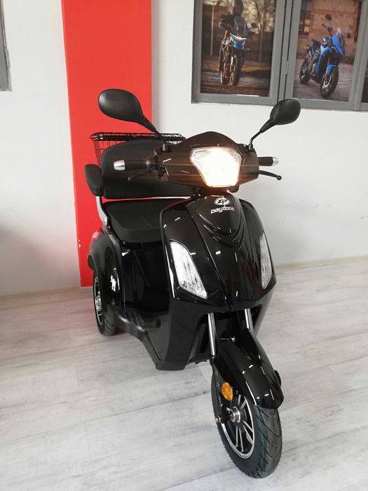 Scuter 3 roti, persoane dizabilitati, fara permis, 25 km/h, RATE !
